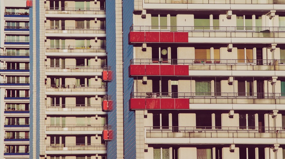 The late modernist community in the late socialistic block of flats: the issue of urban neighbourhood vitality in Poland